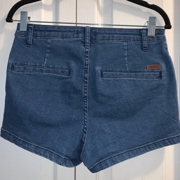 ROXY denim shorts. - Picture 2 of 4